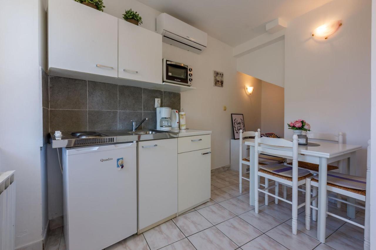 Apartments Kalla Цриквеница Экстерьер фото