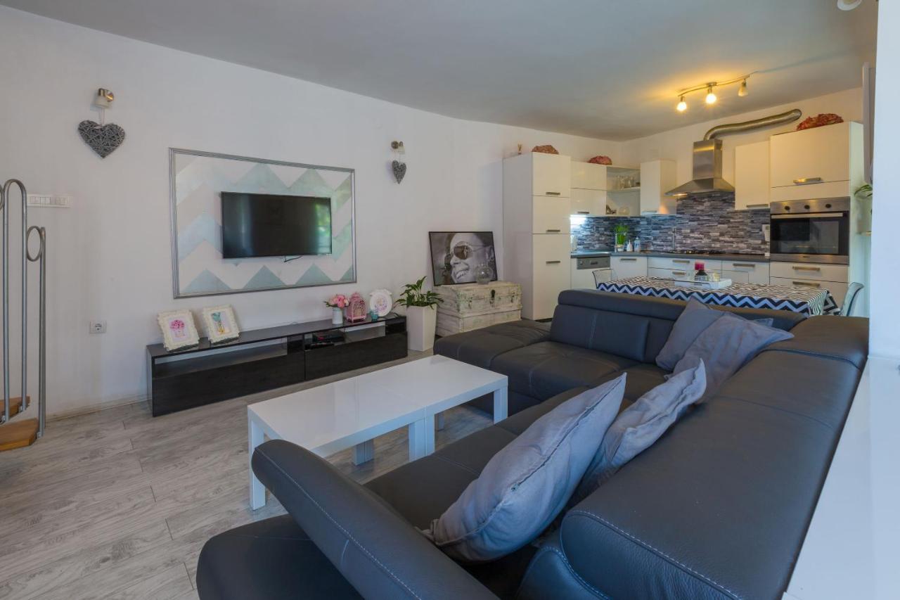 Apartments Kalla Цриквеница Экстерьер фото